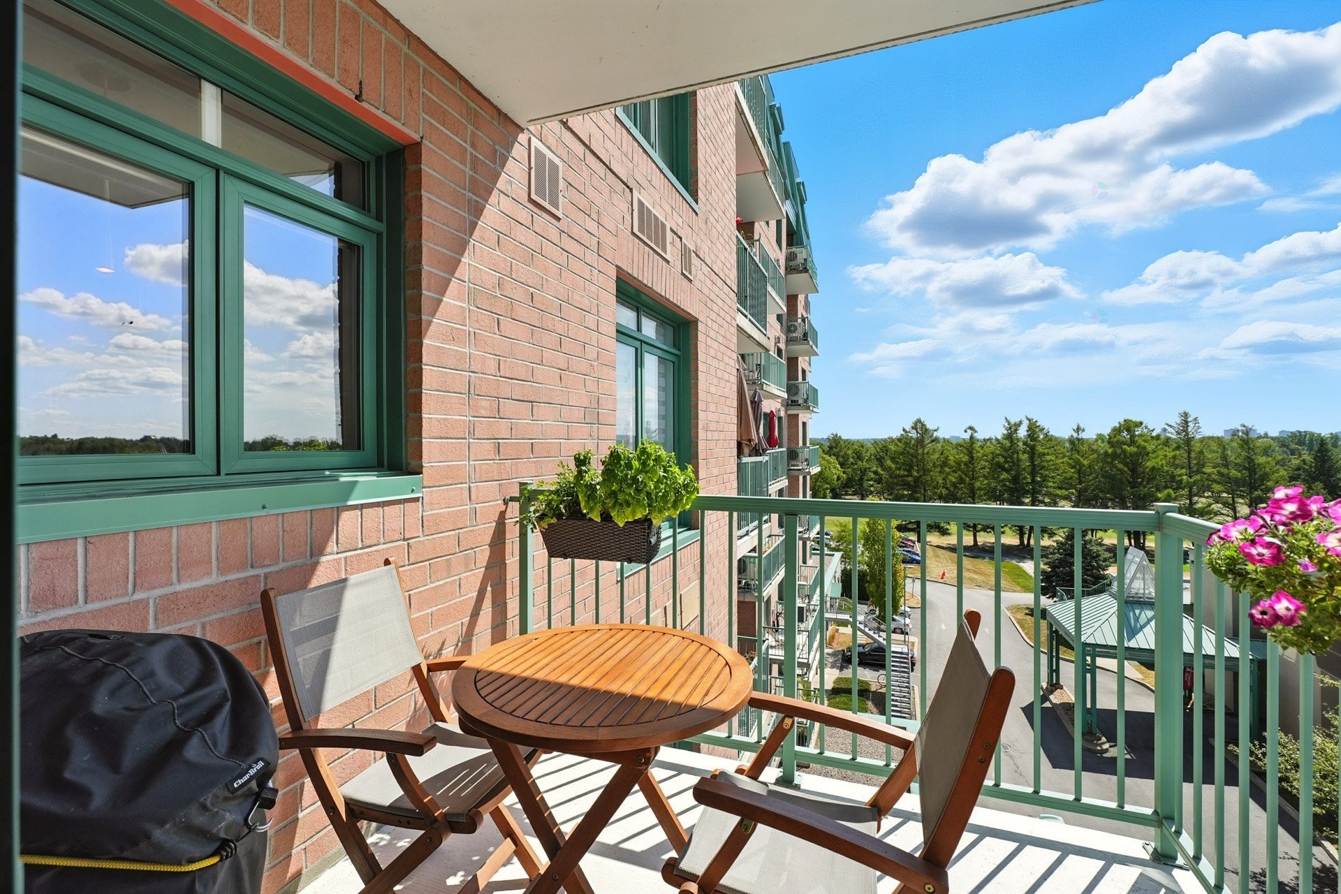 









1180


Ch. d'Aylmer

, 412,
Gatineau (Aylmer),




QC
J9H0G5

