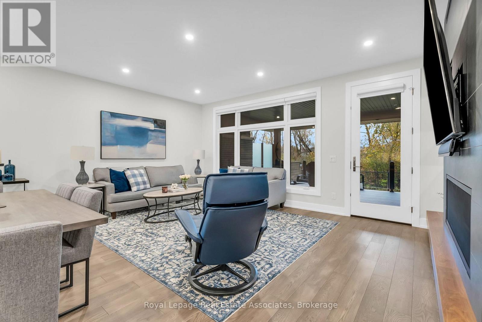 












8 - 28 JUNIPER TRAIL

,
Welland,




Ontario
L3C0H5

