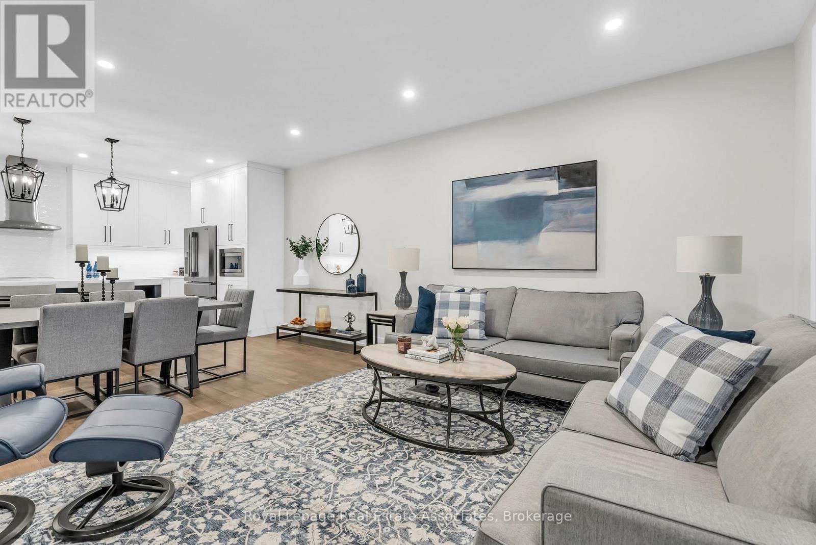 












8 - 28 JUNIPER TRAIL

,
Welland,




Ontario
L3C0H5

