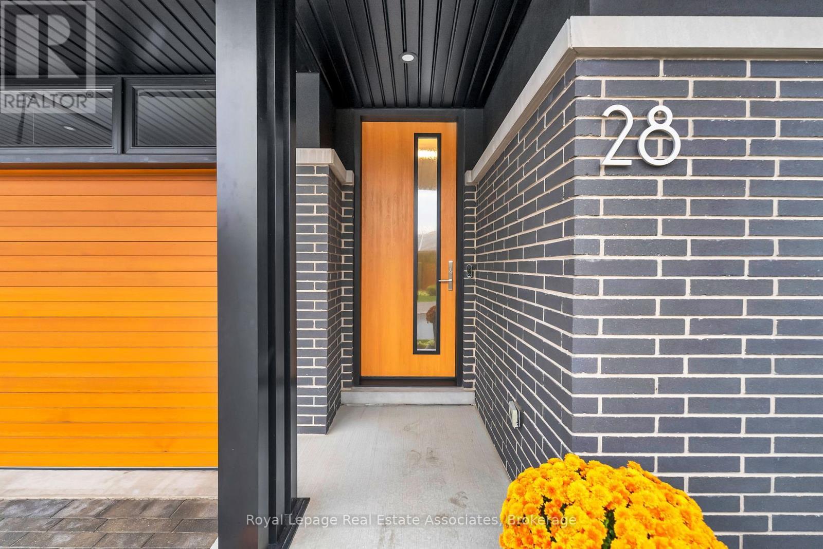 












8 - 28 JUNIPER TRAIL

,
Welland,




Ontario
L3C0H5

