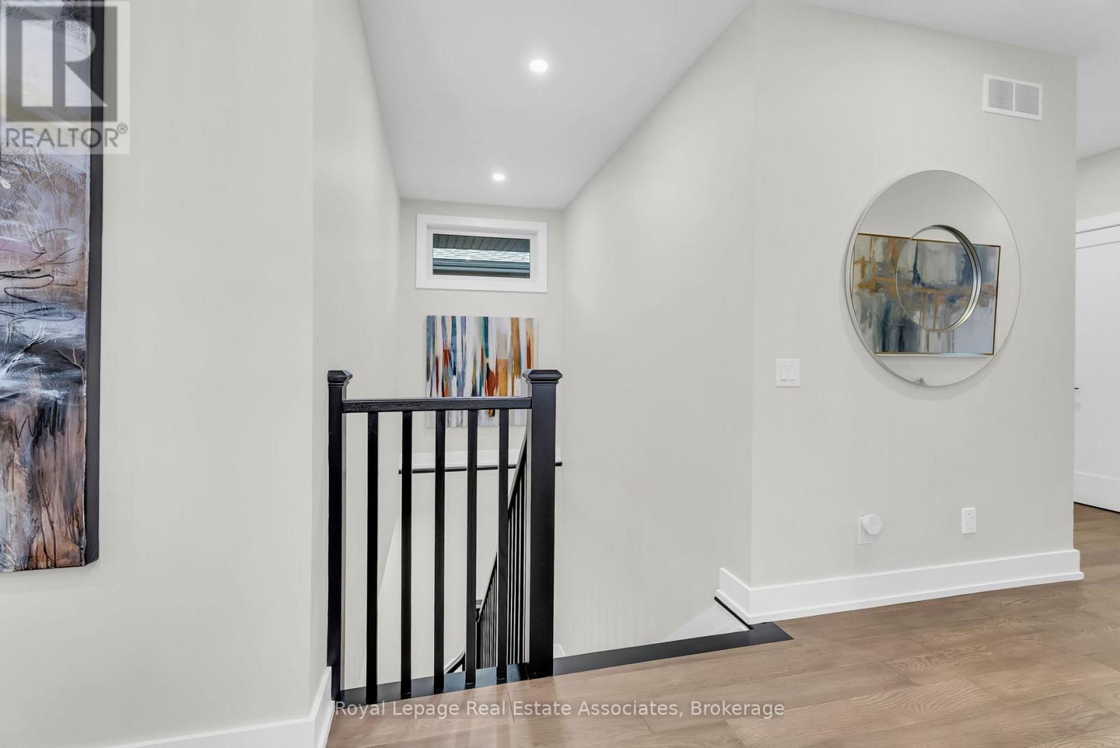 












8 - 28 JUNIPER TRAIL

,
Welland,




Ontario
L3C0H5

