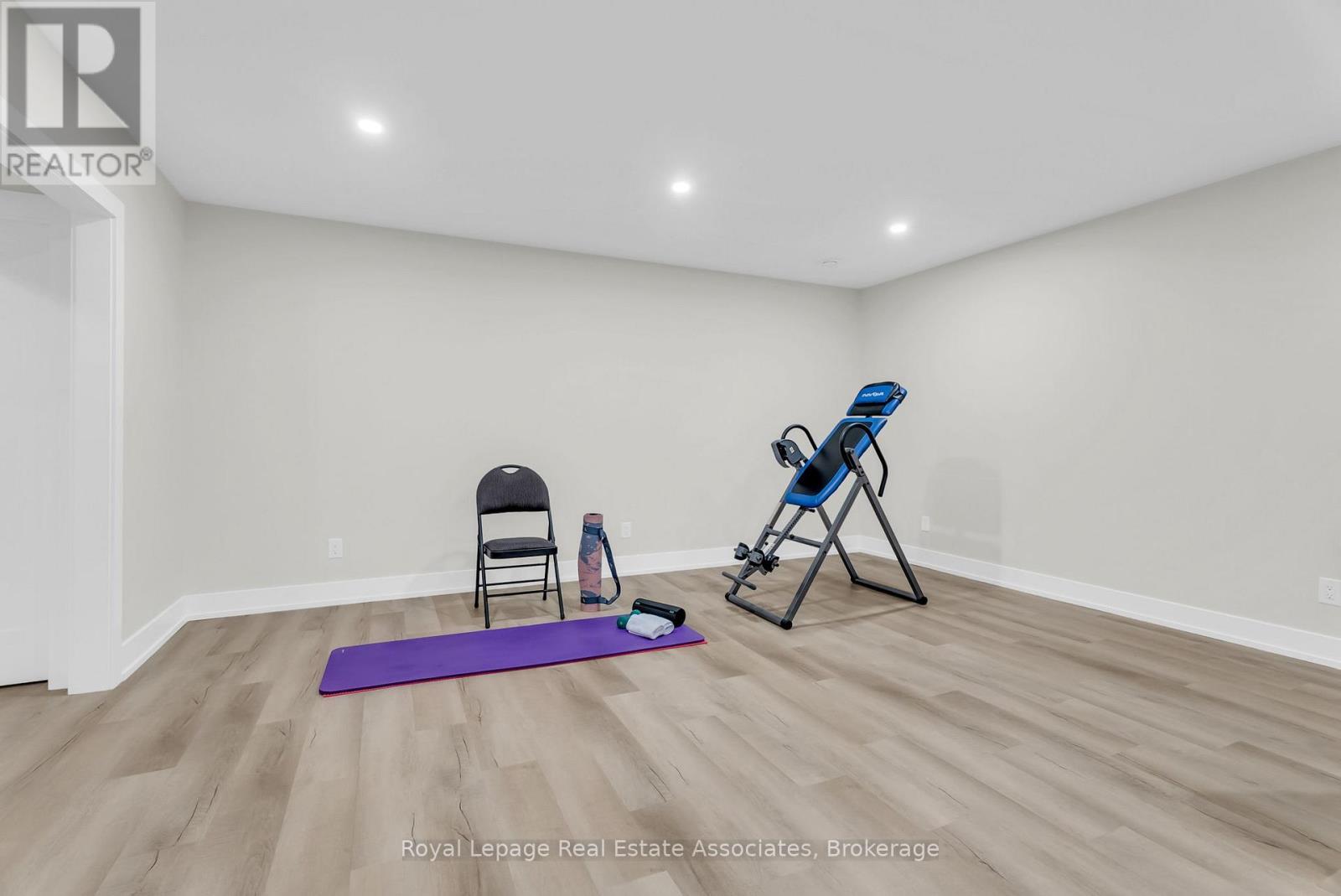 












8 - 28 JUNIPER TRAIL

,
Welland,




Ontario
L3C0H5

