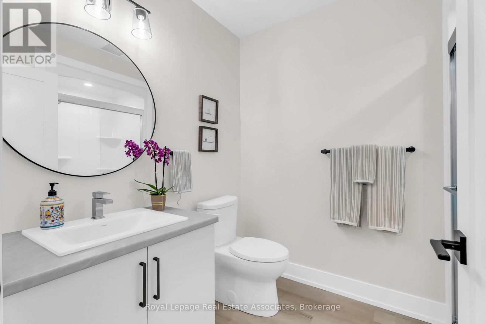 












8 - 28 JUNIPER TRAIL

,
Welland,




Ontario
L3C0H5

