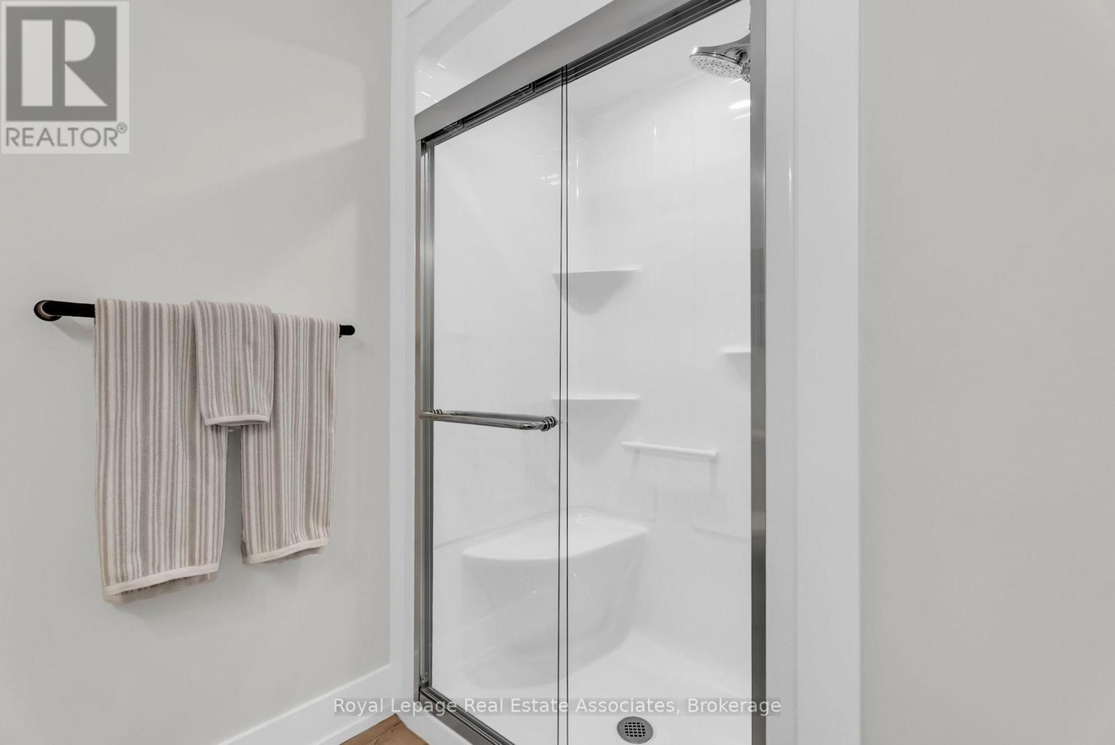 












8 - 28 JUNIPER TRAIL

,
Welland,




Ontario
L3C0H5

