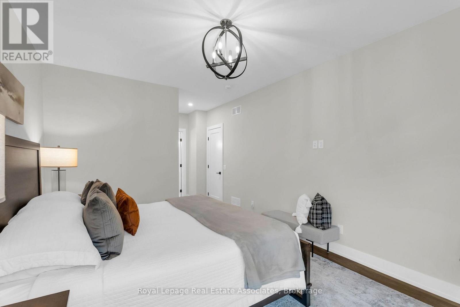 












8 - 28 JUNIPER TRAIL

,
Welland,




Ontario
L3C0H5

