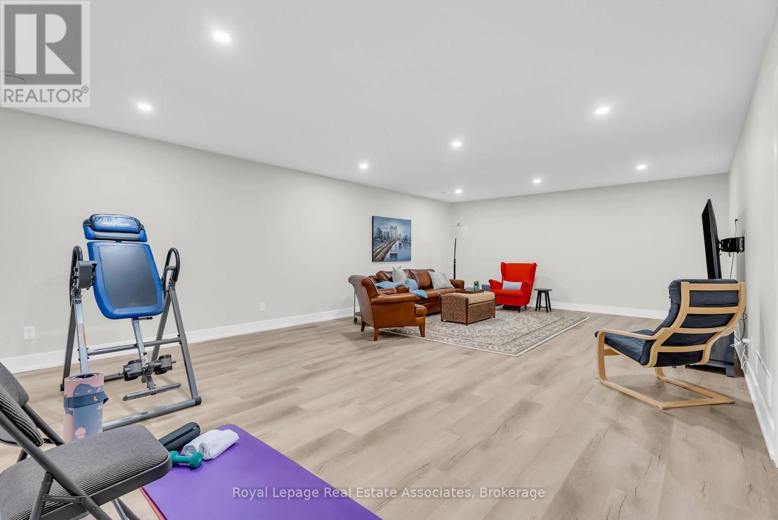 












8 - 28 JUNIPER TRAIL

,
Welland,




Ontario
L3C0H5

