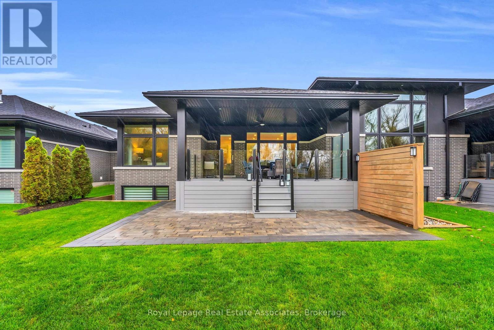 












8 - 28 JUNIPER TRAIL

,
Welland,




Ontario
L3C0H5

