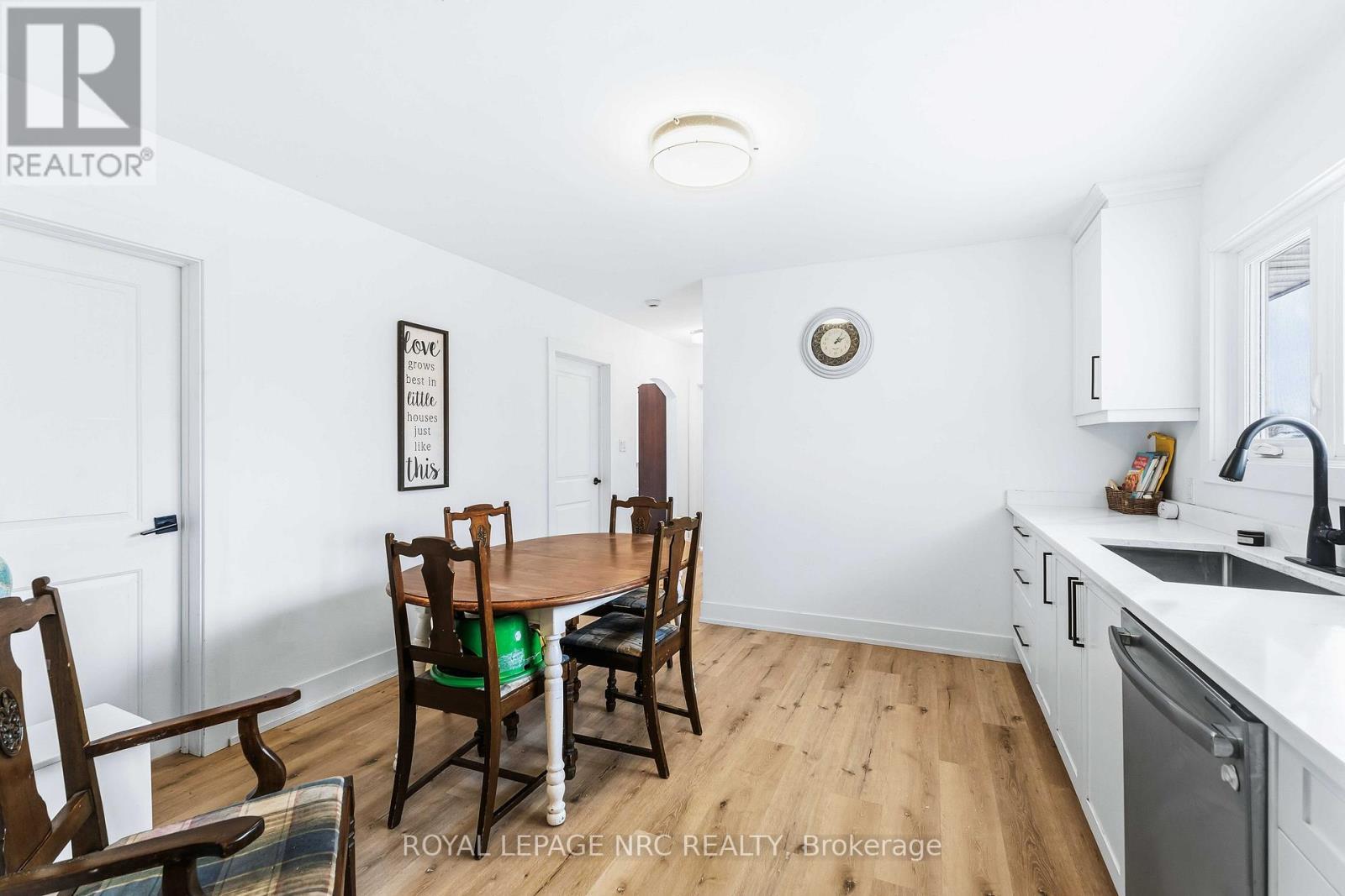 












764 COLLVER ROAD

,
West Lincoln (Bismark/Wellandport),




Ontario
L0R2J0

