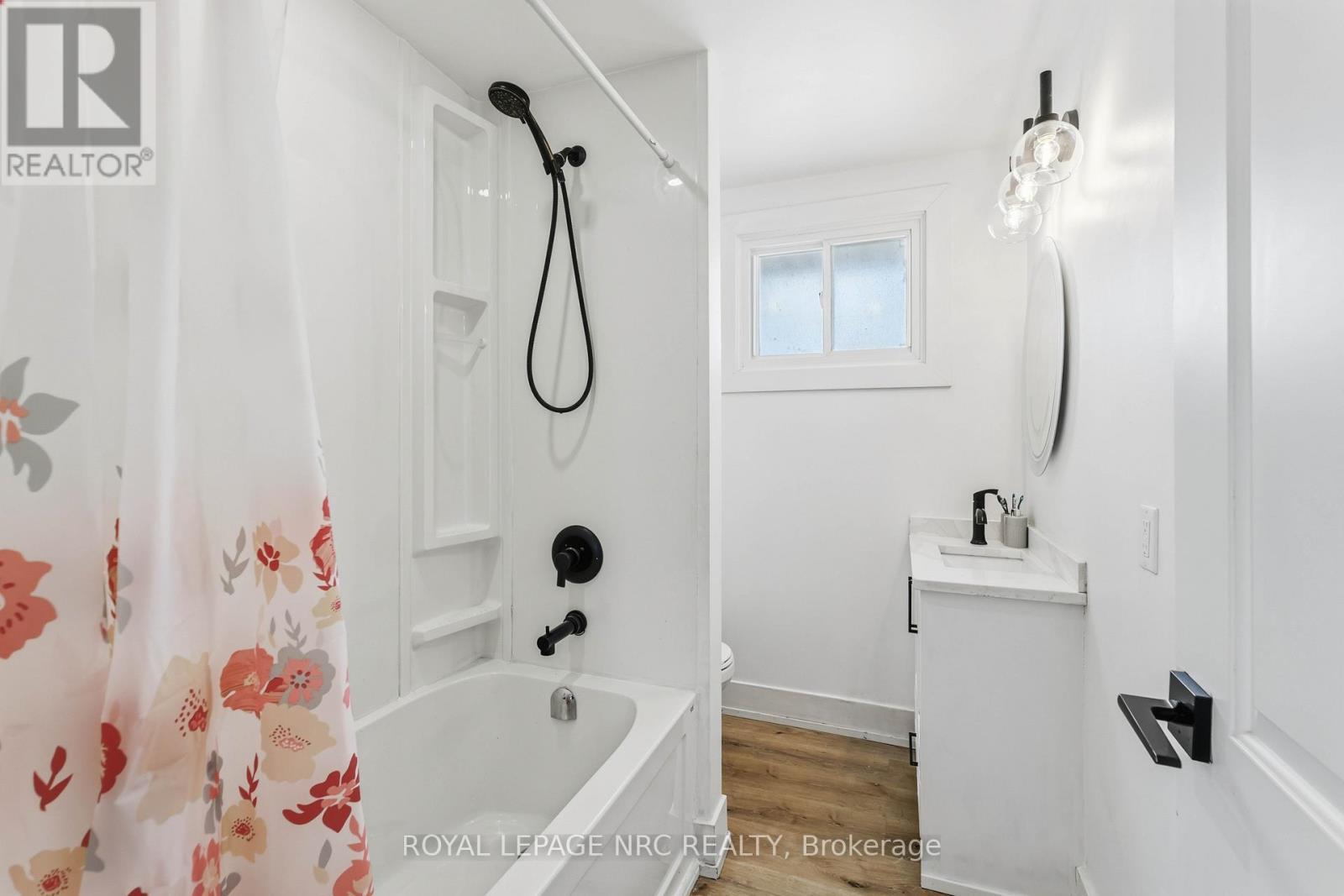 












764 COLLVER ROAD

,
West Lincoln (Bismark/Wellandport),




Ontario
L0R2J0

