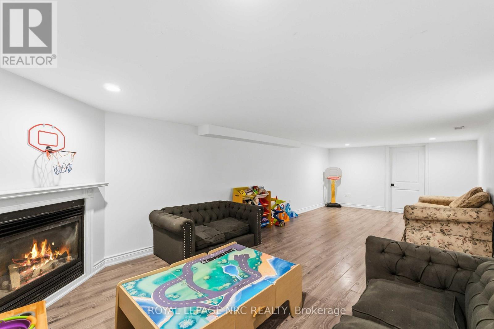 












764 COLLVER ROAD

,
West Lincoln (Bismark/Wellandport),




Ontario
L0R2J0

