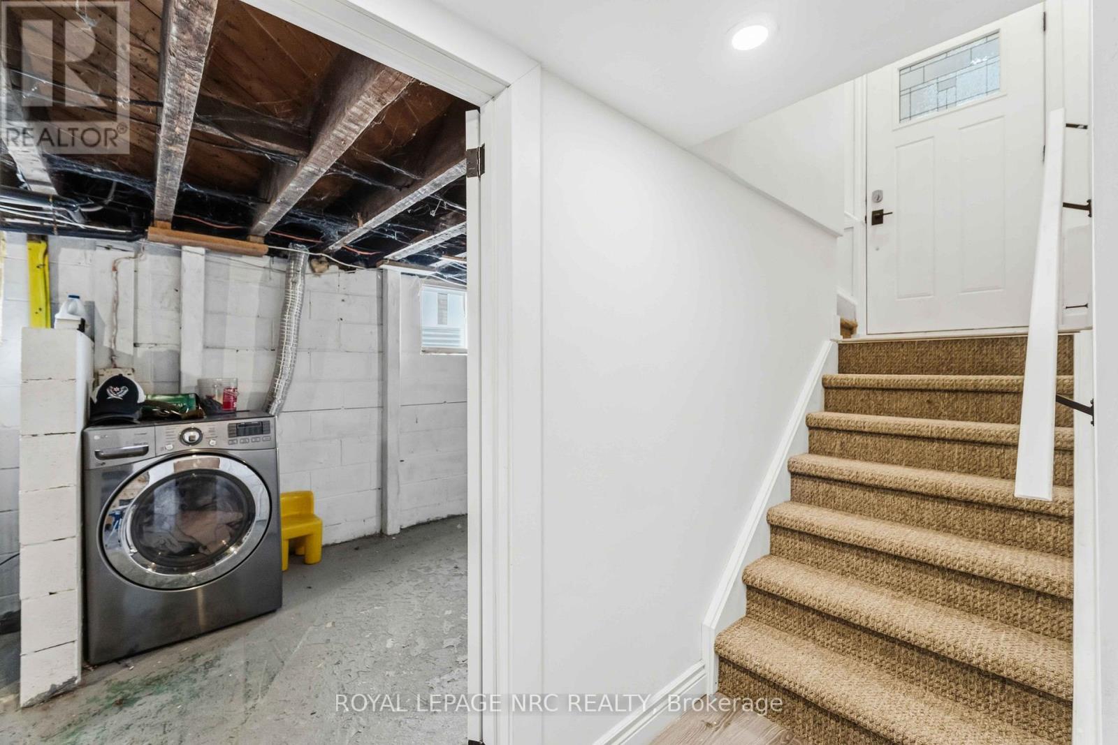 












764 COLLVER ROAD

,
West Lincoln (Bismark/Wellandport),




Ontario
L0R2J0

