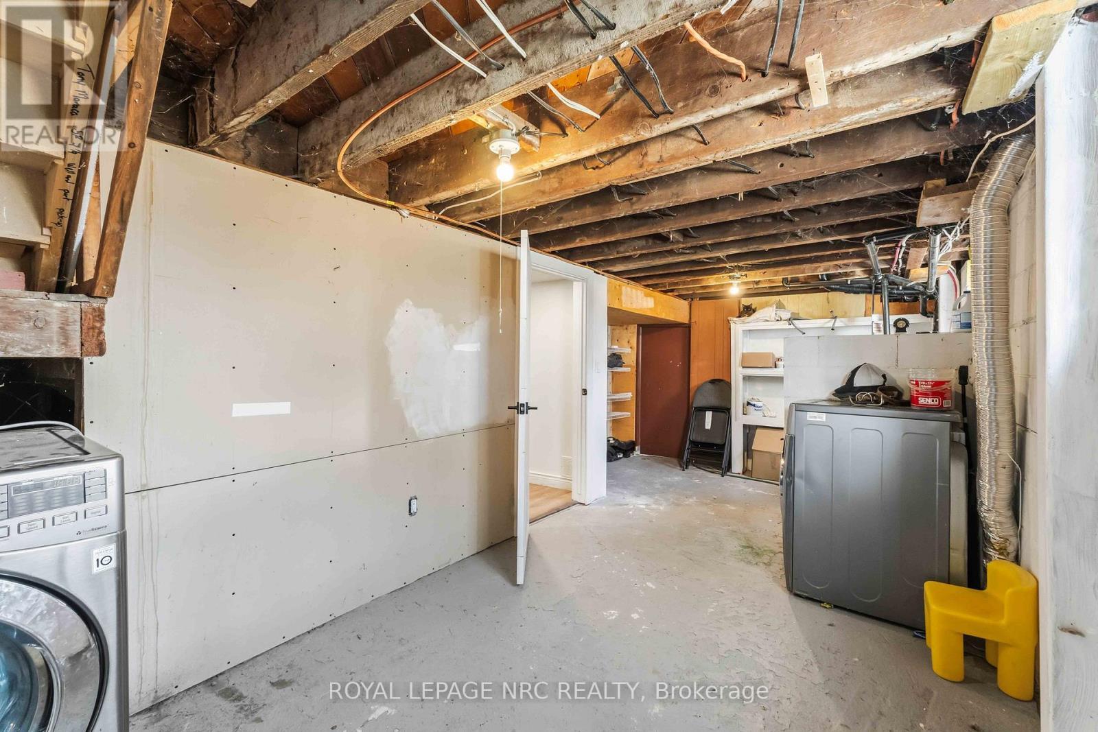 












764 COLLVER ROAD

,
West Lincoln (Bismark/Wellandport),




Ontario
L0R2J0

