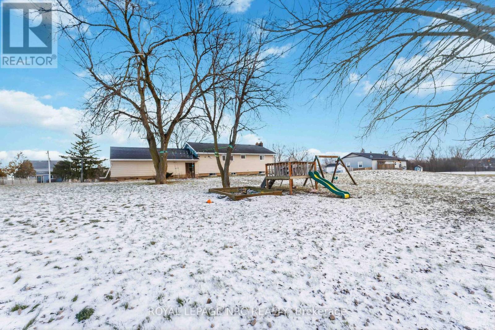 












764 COLLVER ROAD

,
West Lincoln (Bismark/Wellandport),




Ontario
L0R2J0

