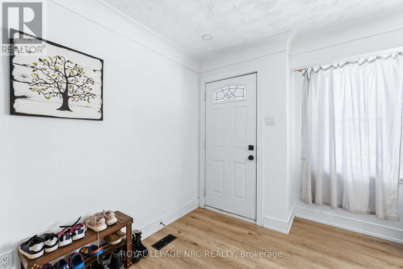 












764 COLLVER ROAD

,
West Lincoln (Bismark/Wellandport),




Ontario
L0R2J0

