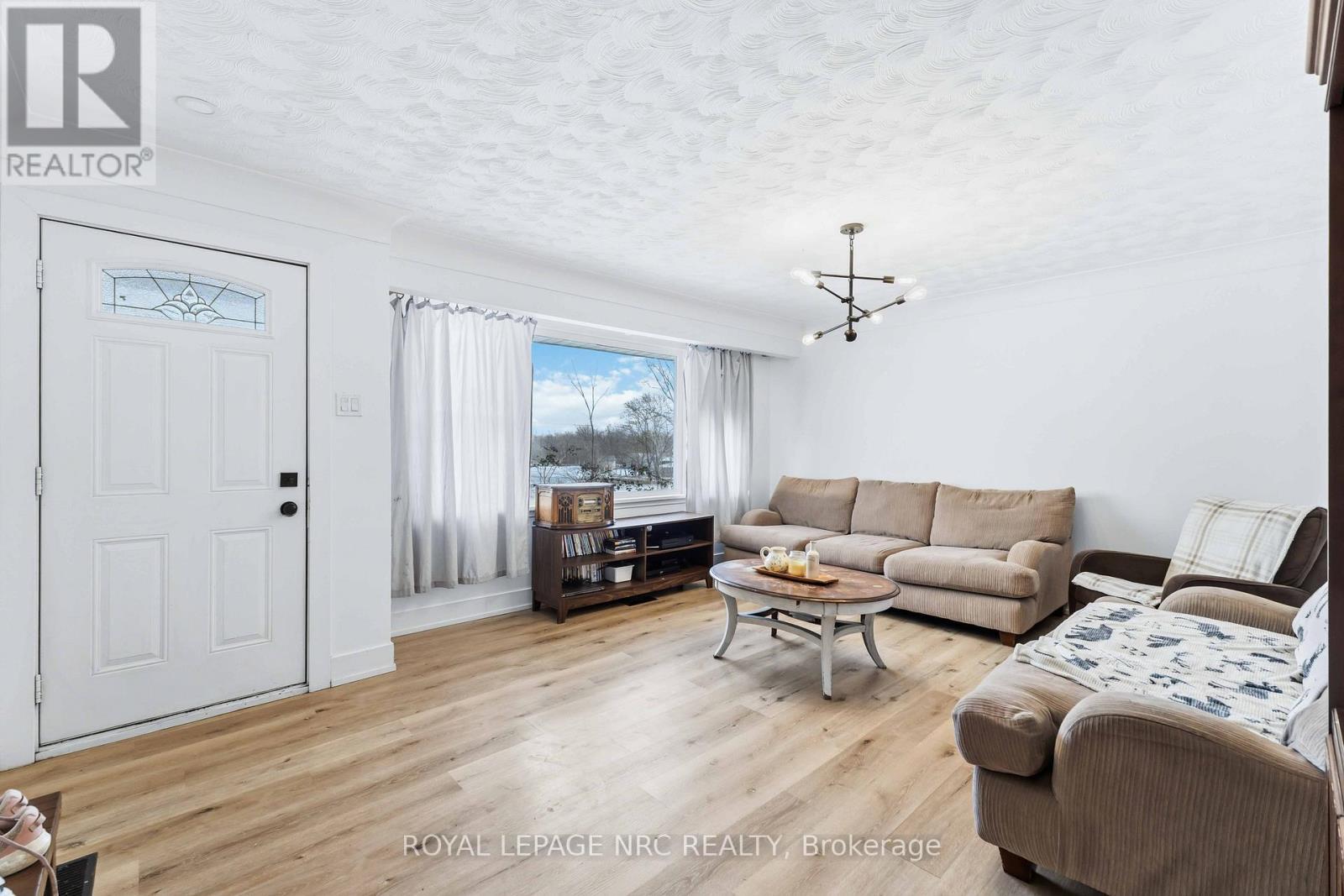 












764 COLLVER ROAD

,
West Lincoln (Bismark/Wellandport),




Ontario
L0R2J0

