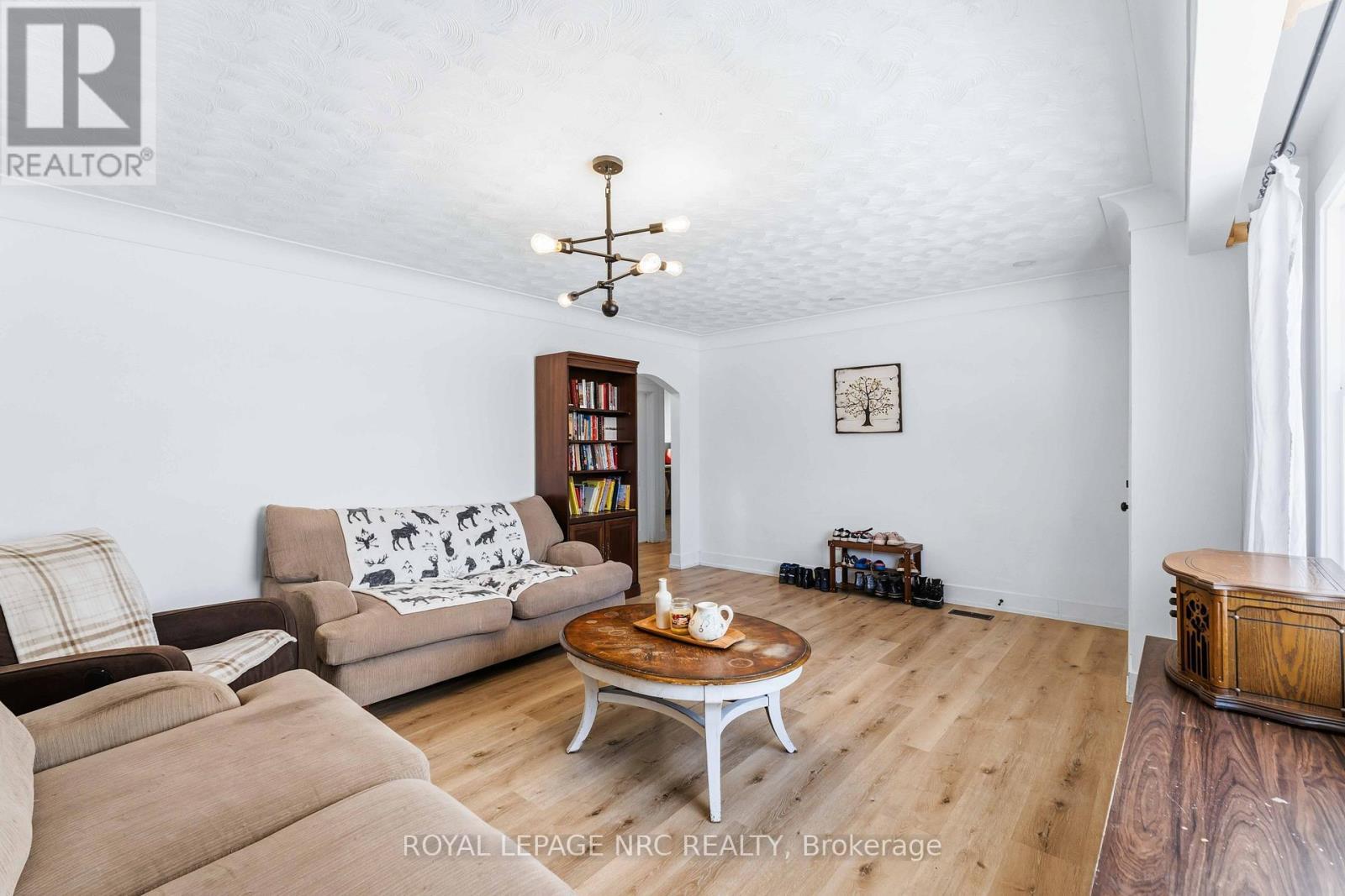 












764 COLLVER ROAD

,
West Lincoln (Bismark/Wellandport),




Ontario
L0R2J0

