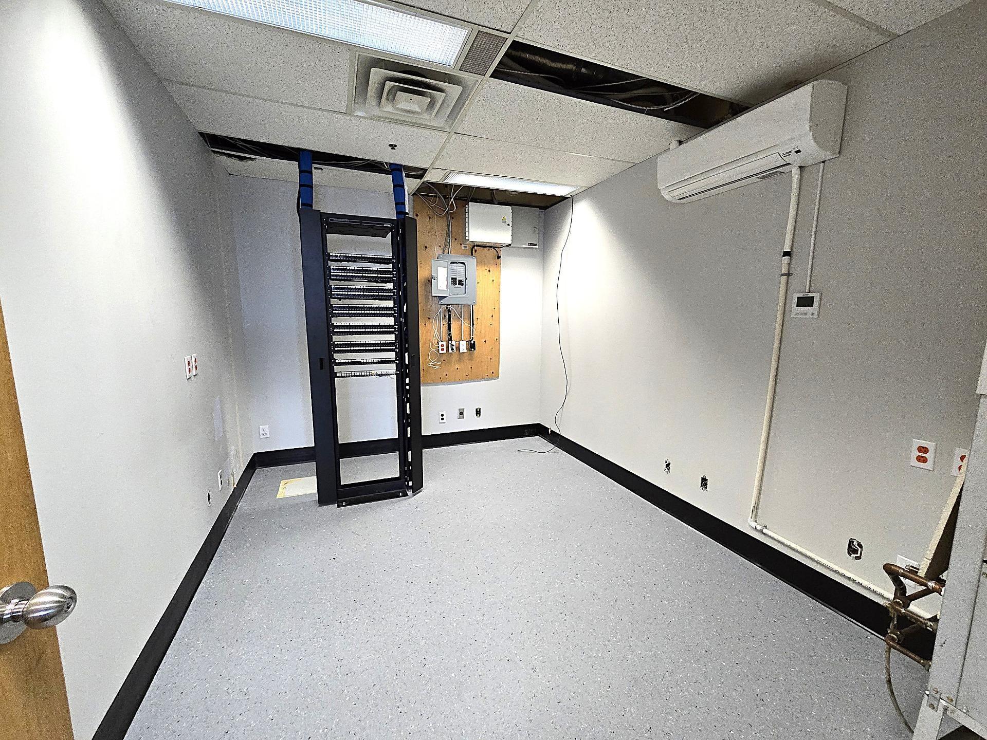 









35


Rue de Port-Royal E.

, 406,
Montréal (Ahuntsic-Cartierville),




QC
H3L3T1

