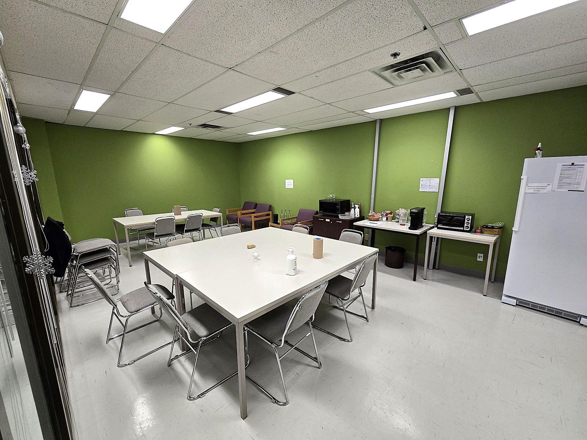 









35


Rue de Port-Royal E.

, 401,
Montréal (Ahuntsic-Cartierville),




QC
H3L3T1

