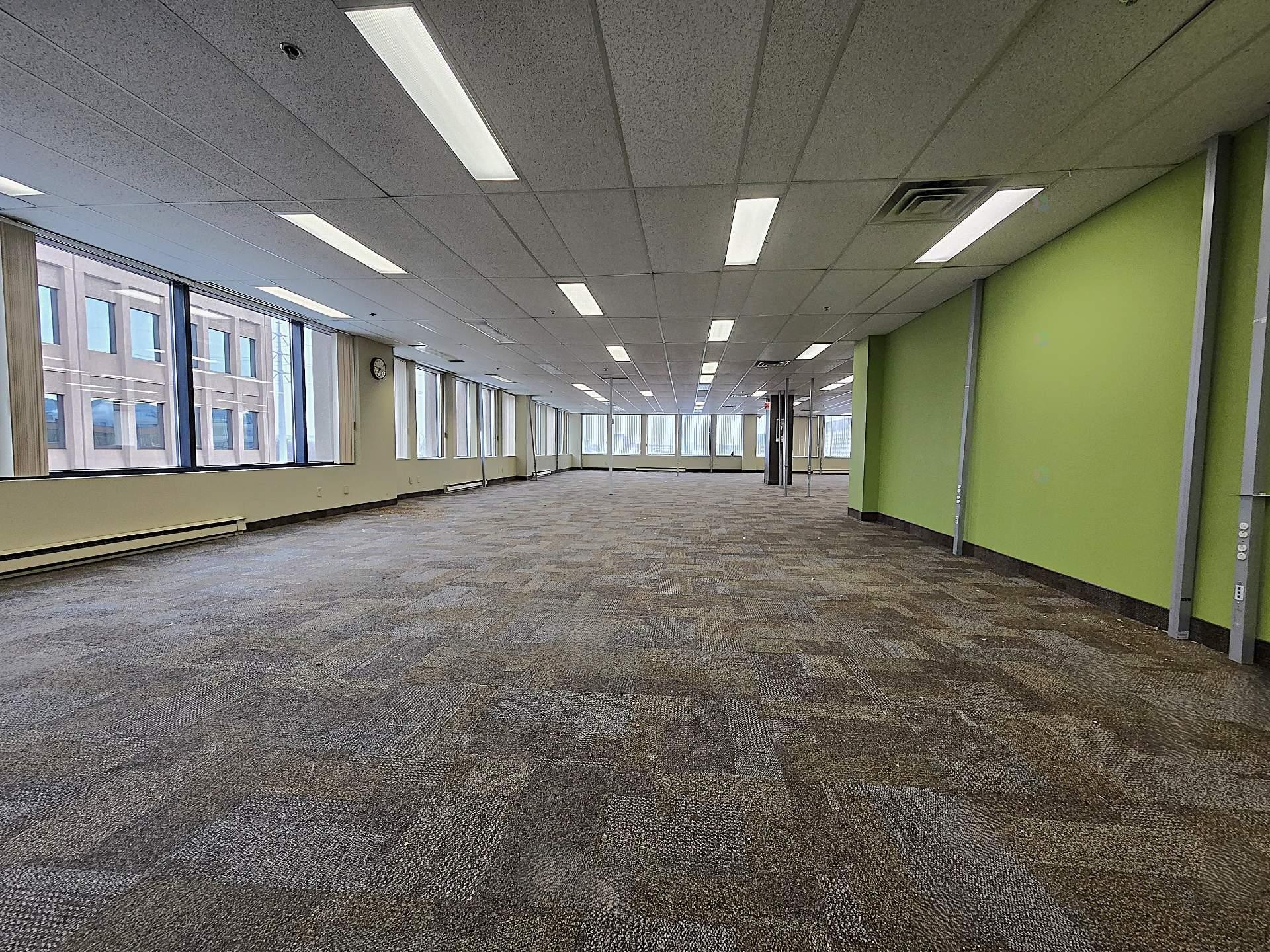 









35


Rue de Port-Royal E.

, 403,
Montréal (Ahuntsic-Cartierville),




QC
H3L3T1

