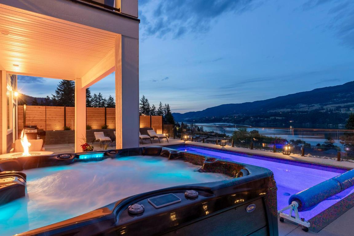 









11582


Middleton

Road,
Lake Country,




BC
V4V 1G6

