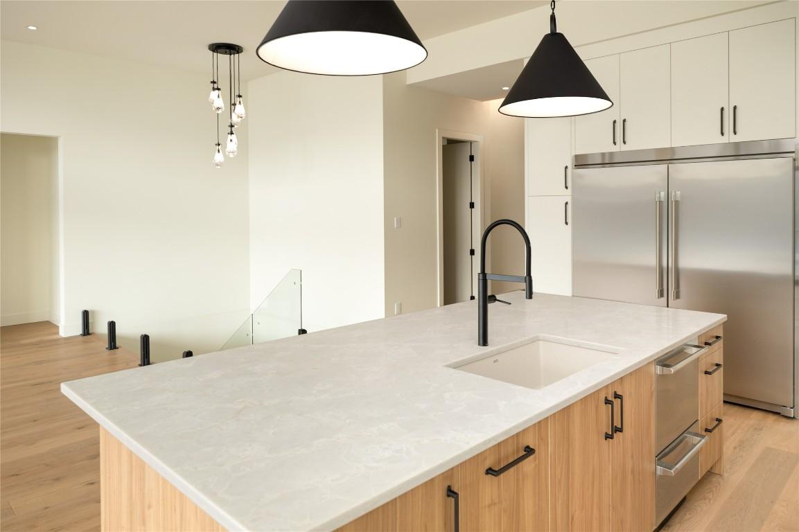 









573


Clifton

Court,
Kelowna,




BC
V1V 0B7

