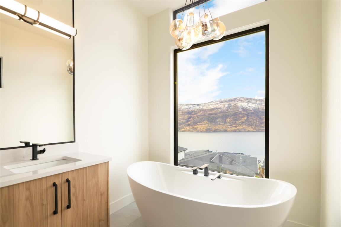 









573


Clifton

Court,
Kelowna,




BC
V1V 0B7

