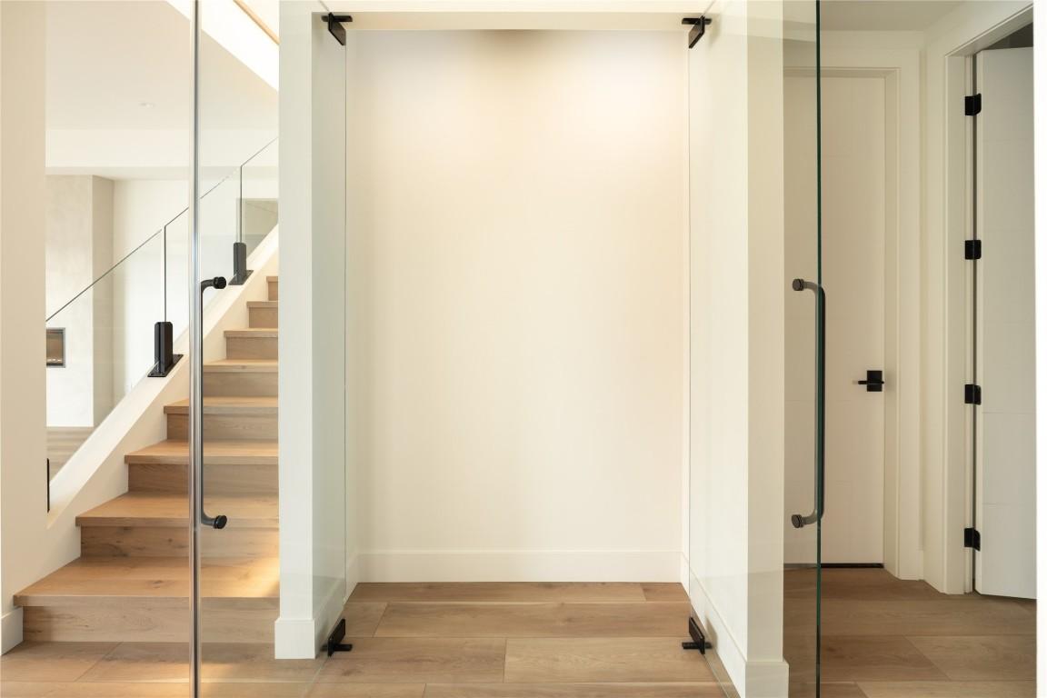 









573


Clifton

Court,
Kelowna,




BC
V1V 0B7

