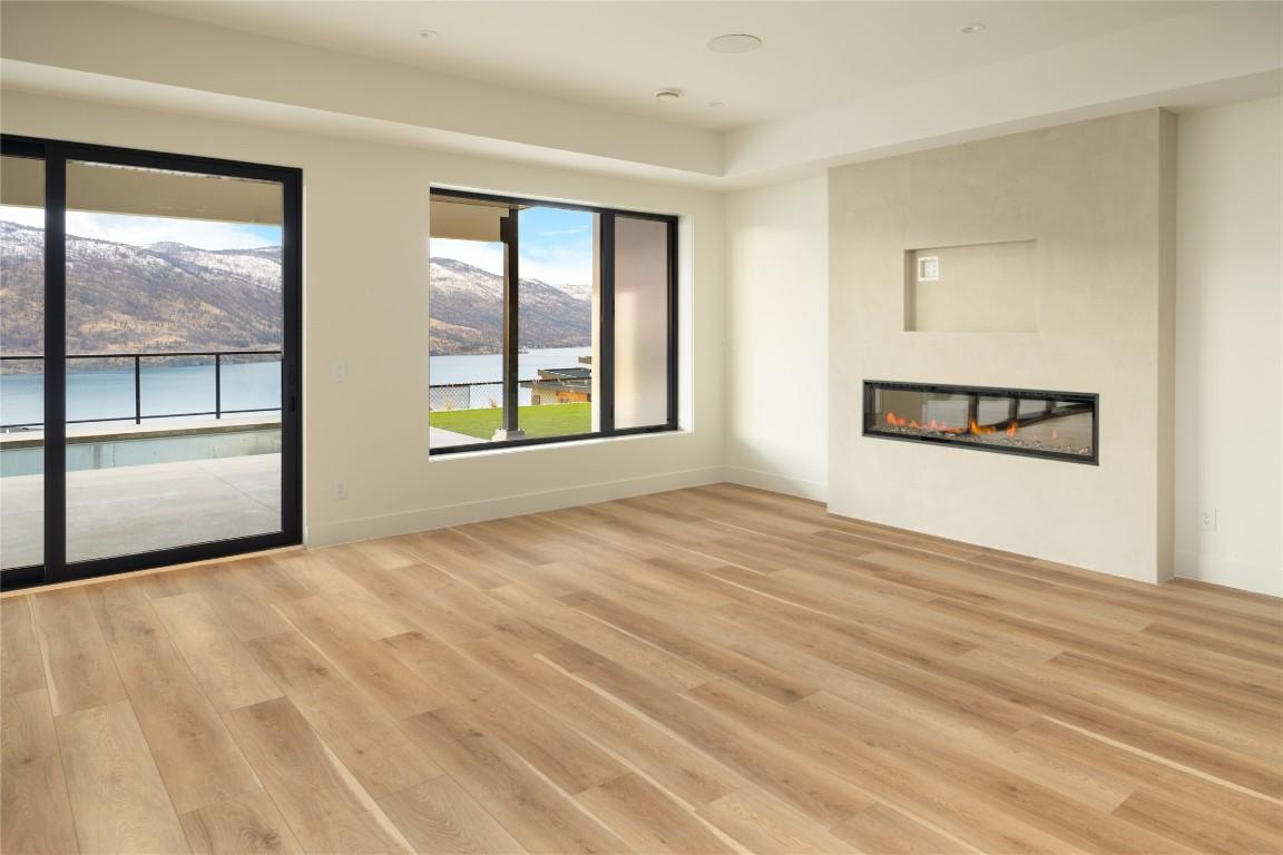 









573


Clifton

Court,
Kelowna,




BC
V1V 0B7

