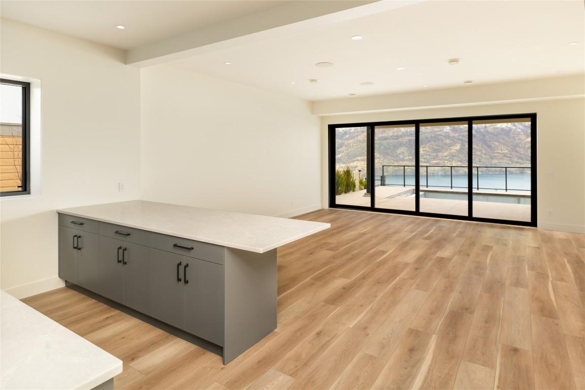 









573


Clifton

Court,
Kelowna,




BC
V1V 0B7

