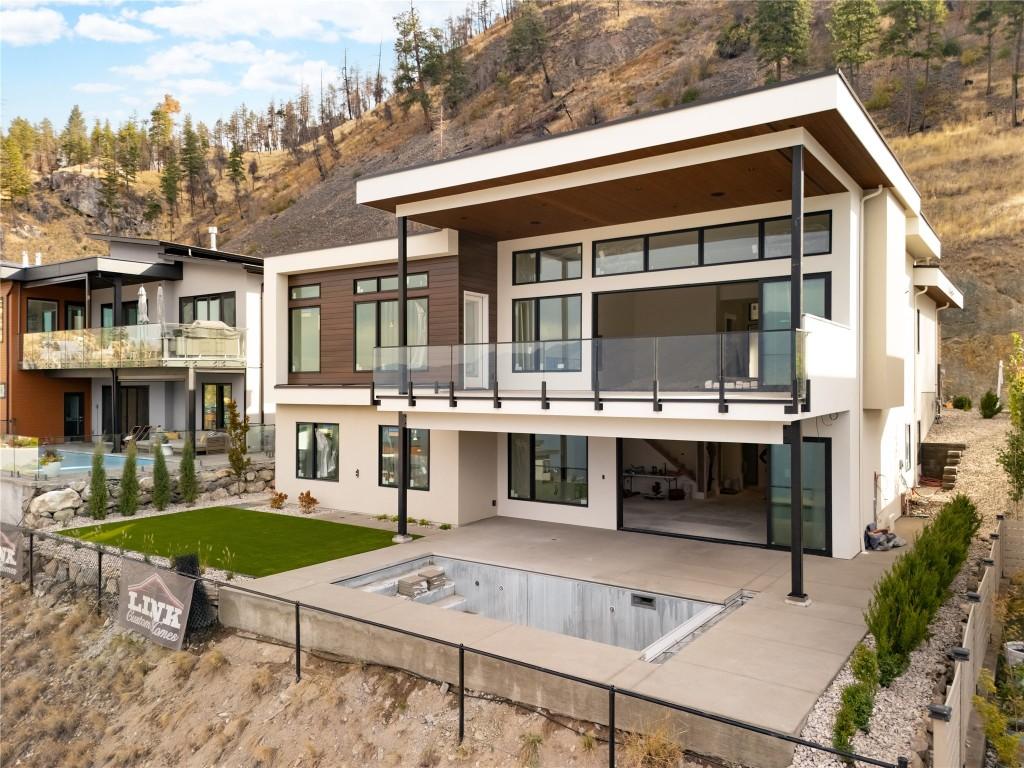 









573


Clifton

Court,
Kelowna,




BC
V1V 0B7

