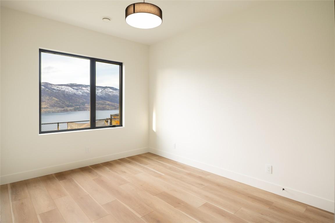 









573


Clifton

Court,
Kelowna,




BC
V1V 0B7

