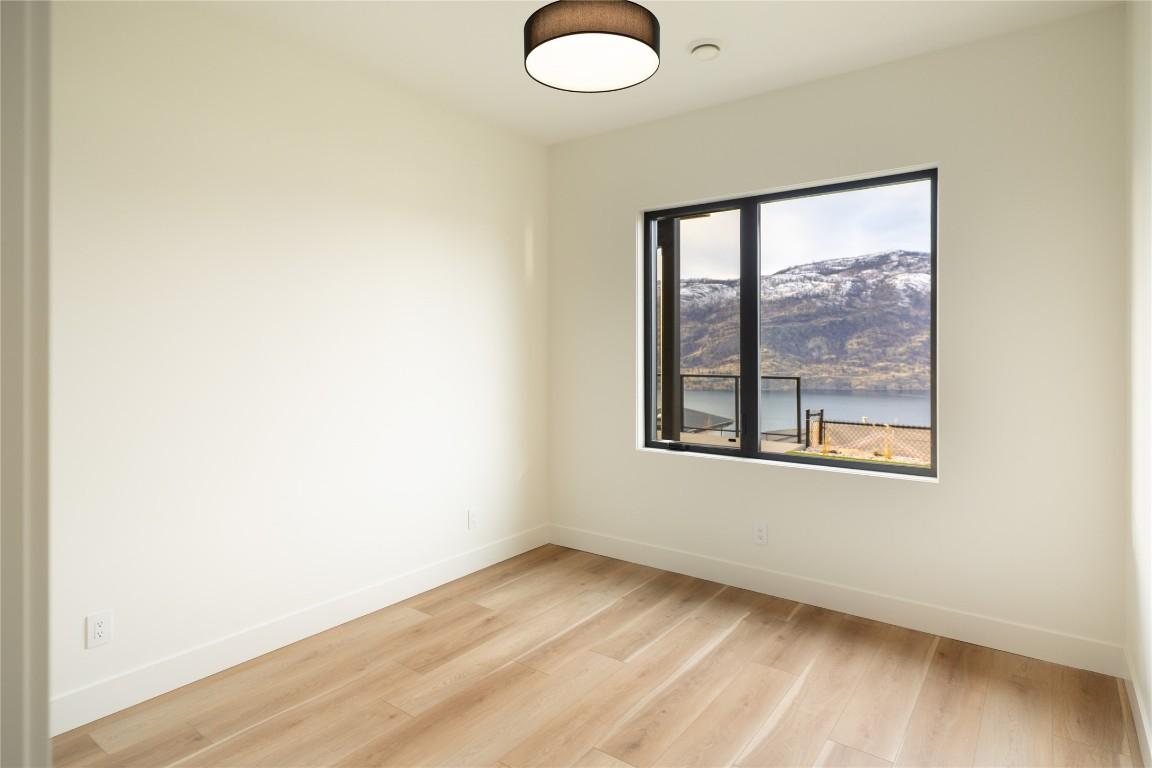 









573


Clifton

Court,
Kelowna,




BC
V1V 0B7

