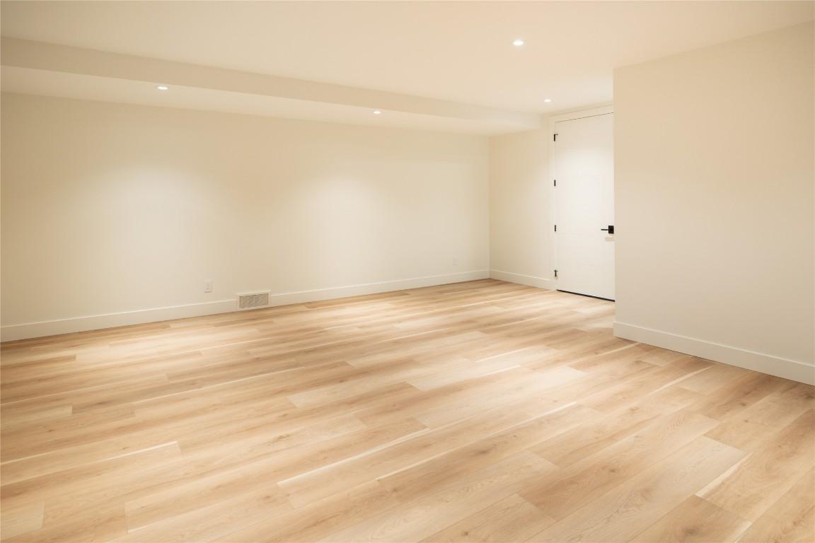 









573


Clifton

Court,
Kelowna,




BC
V1V 0B7

