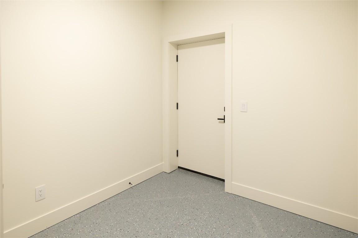 









573


Clifton

Court,
Kelowna,




BC
V1V 0B7

