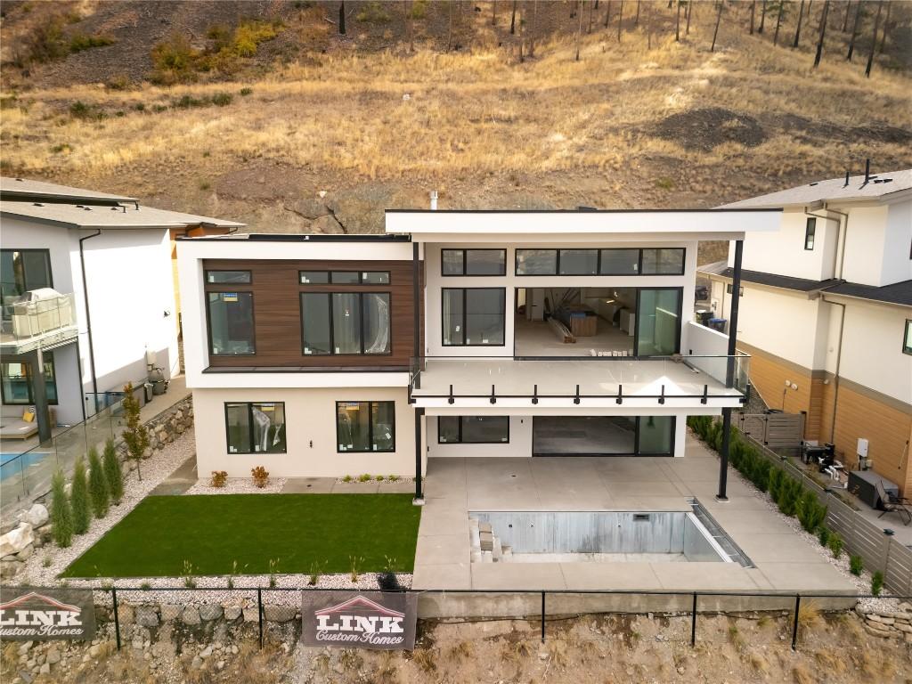 









573


Clifton

Court,
Kelowna,




BC
V1V 0B7

