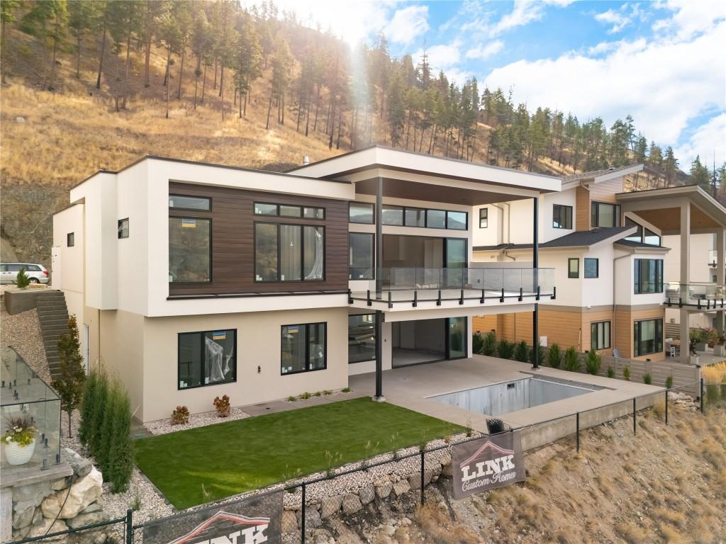 









573


Clifton

Court,
Kelowna,




BC
V1V 0B7

