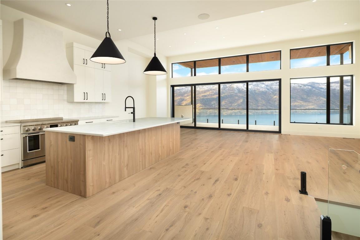 









573


Clifton

Court,
Kelowna,




BC
V1V 0B7

