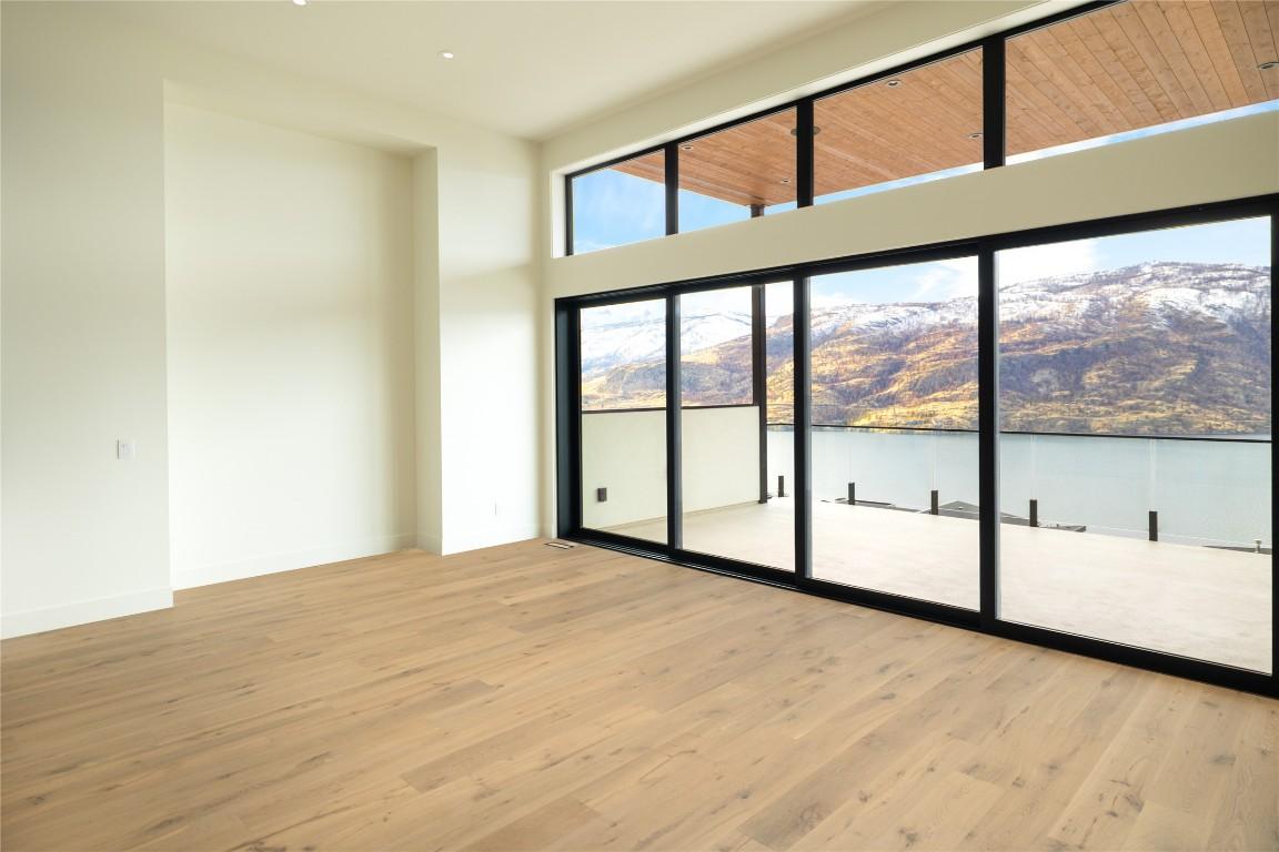 









573


Clifton

Court,
Kelowna,




BC
V1V 0B7

