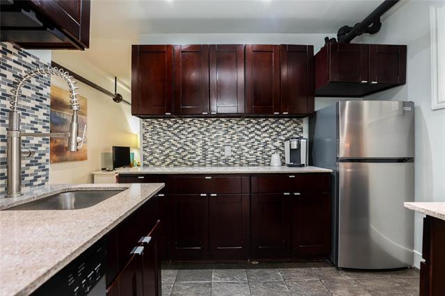 









79


Smith

ST, 3,
Winnipeg,




MB
R3C 1J4

