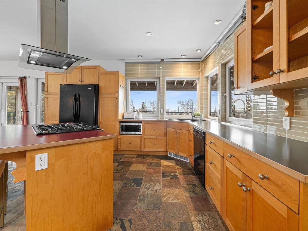 












687 Ketch Harbour Road

,
Portuguese Cove,




NS
B3V 1K2

