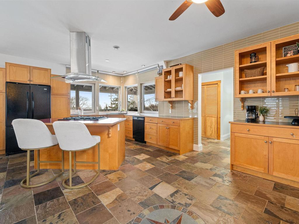 












687 Ketch Harbour Road

,
Portuguese Cove,




NS
B3V 1K2

