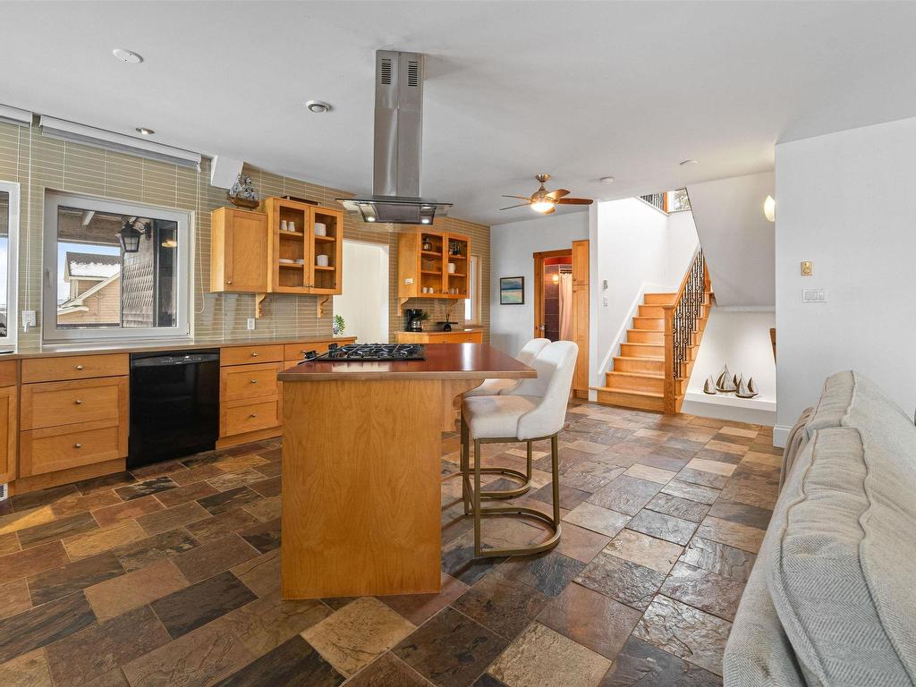 












687 Ketch Harbour Road

,
Portuguese Cove,




NS
B3V 1K2

