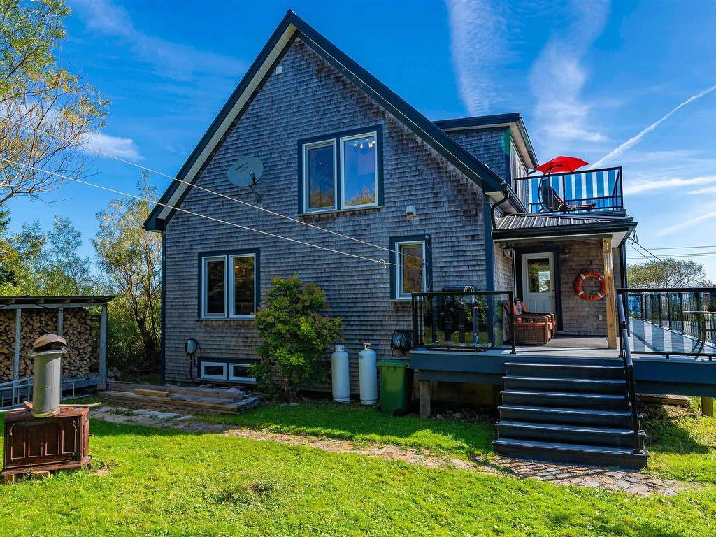 












687 Ketch Harbour Road

,
Portuguese Cove,




NS
B3V 1K2

