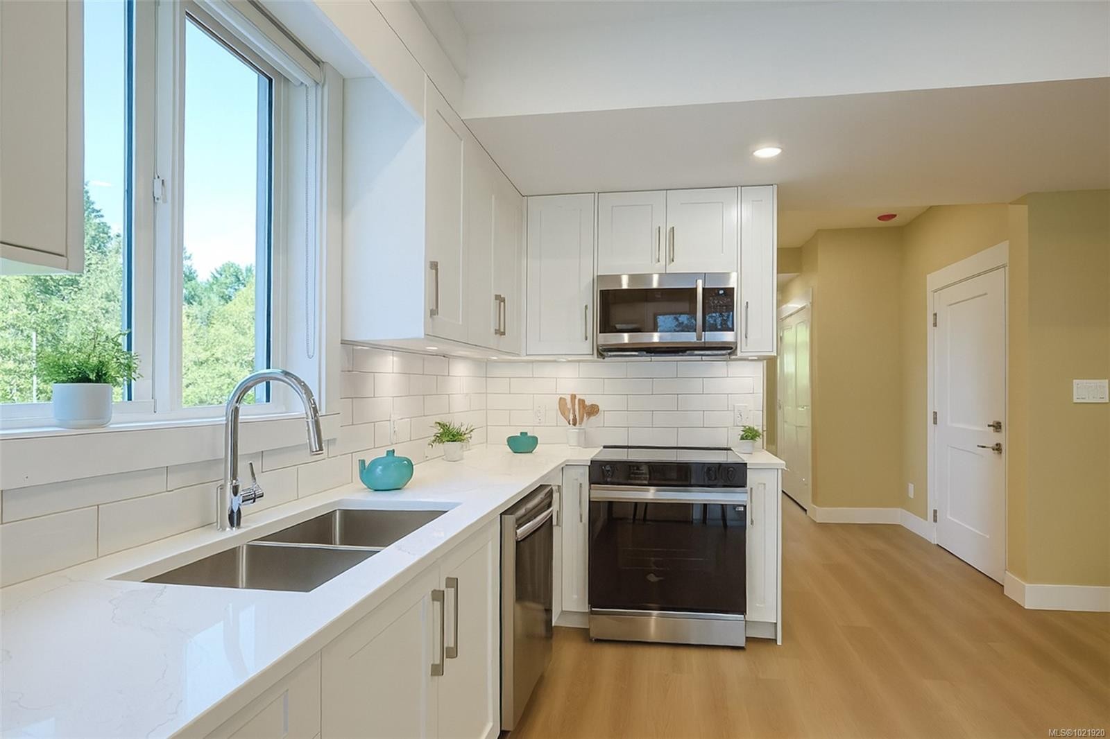 









167


Hunter

Way,
Ladysmith,




BC
V9G 1N4

