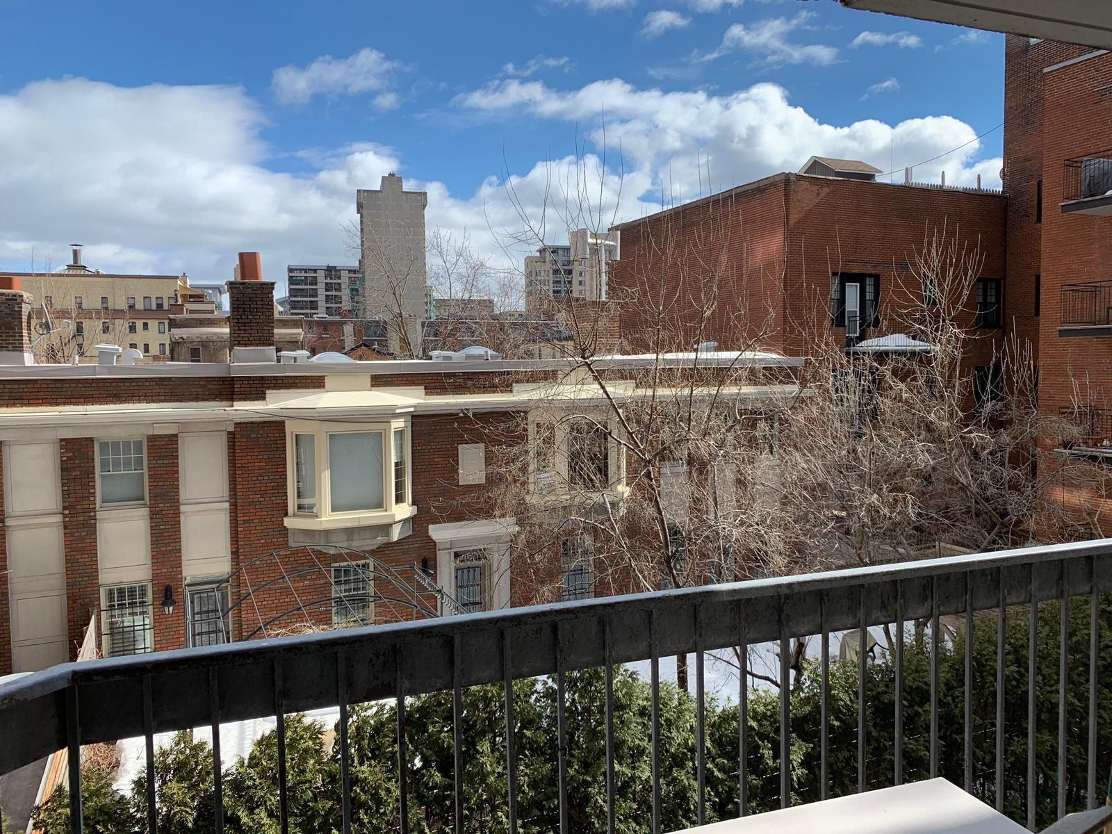 









3470


Rue Simpson

, 211,
Montréal (Ville-Marie),




QC
H3G2J5

