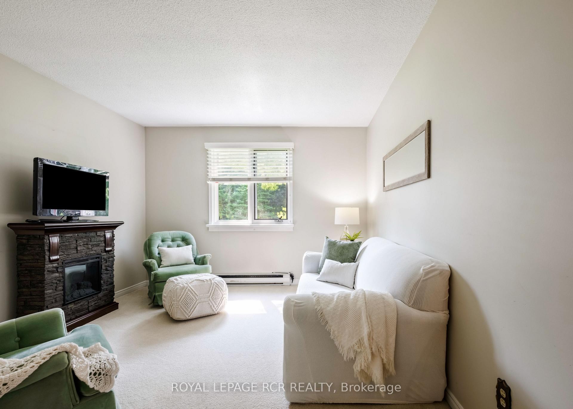 









2534


Highpoint

Side Road,
Caledon,




ON
L7K 0J1

