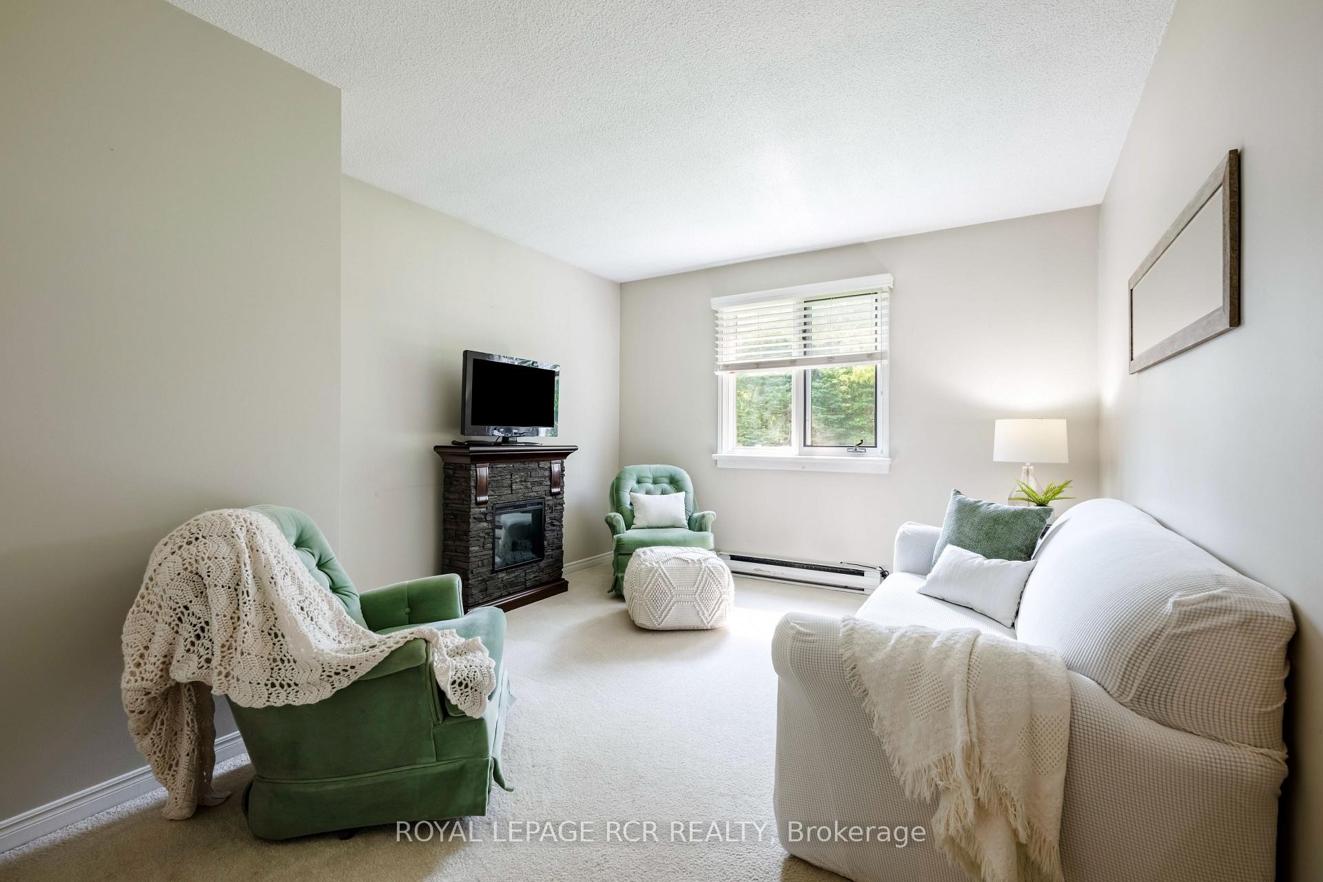 









2534


Highpoint

Side Road,
Caledon,




ON
L7K 0J1

