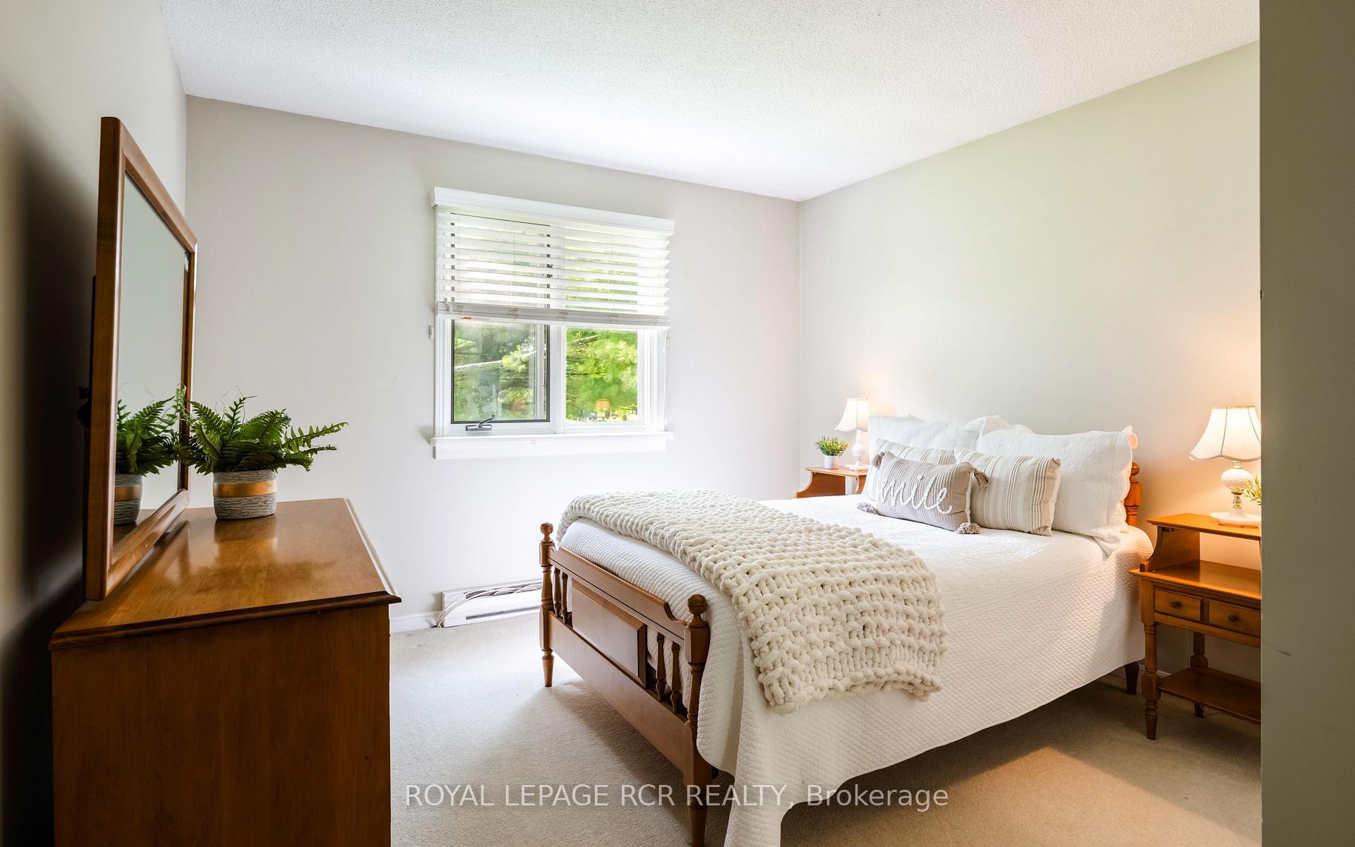 









2534


Highpoint

Side Road,
Caledon,




ON
L7K 0J1

