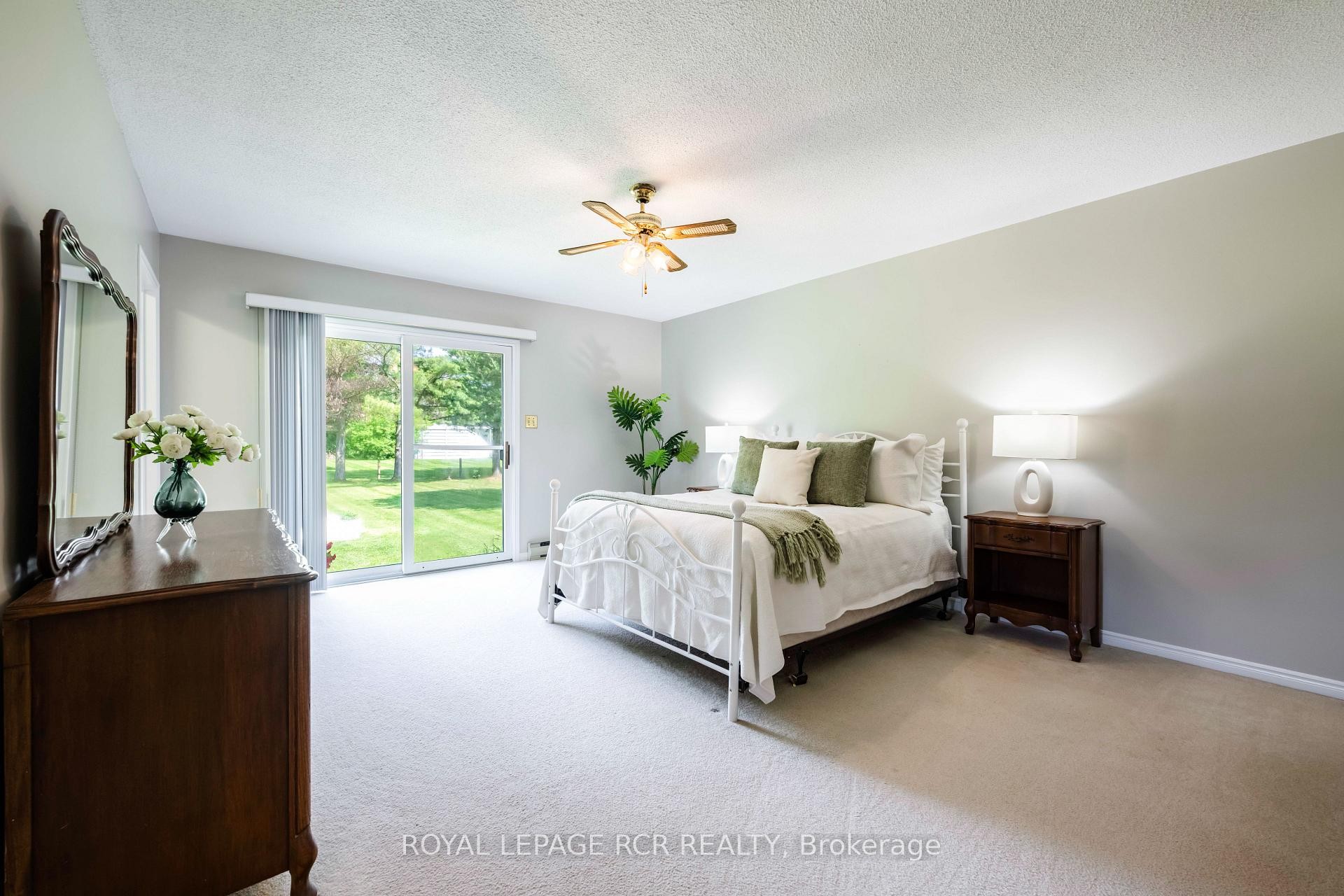 









2534


Highpoint

Side Road,
Caledon,




ON
L7K 0J1

