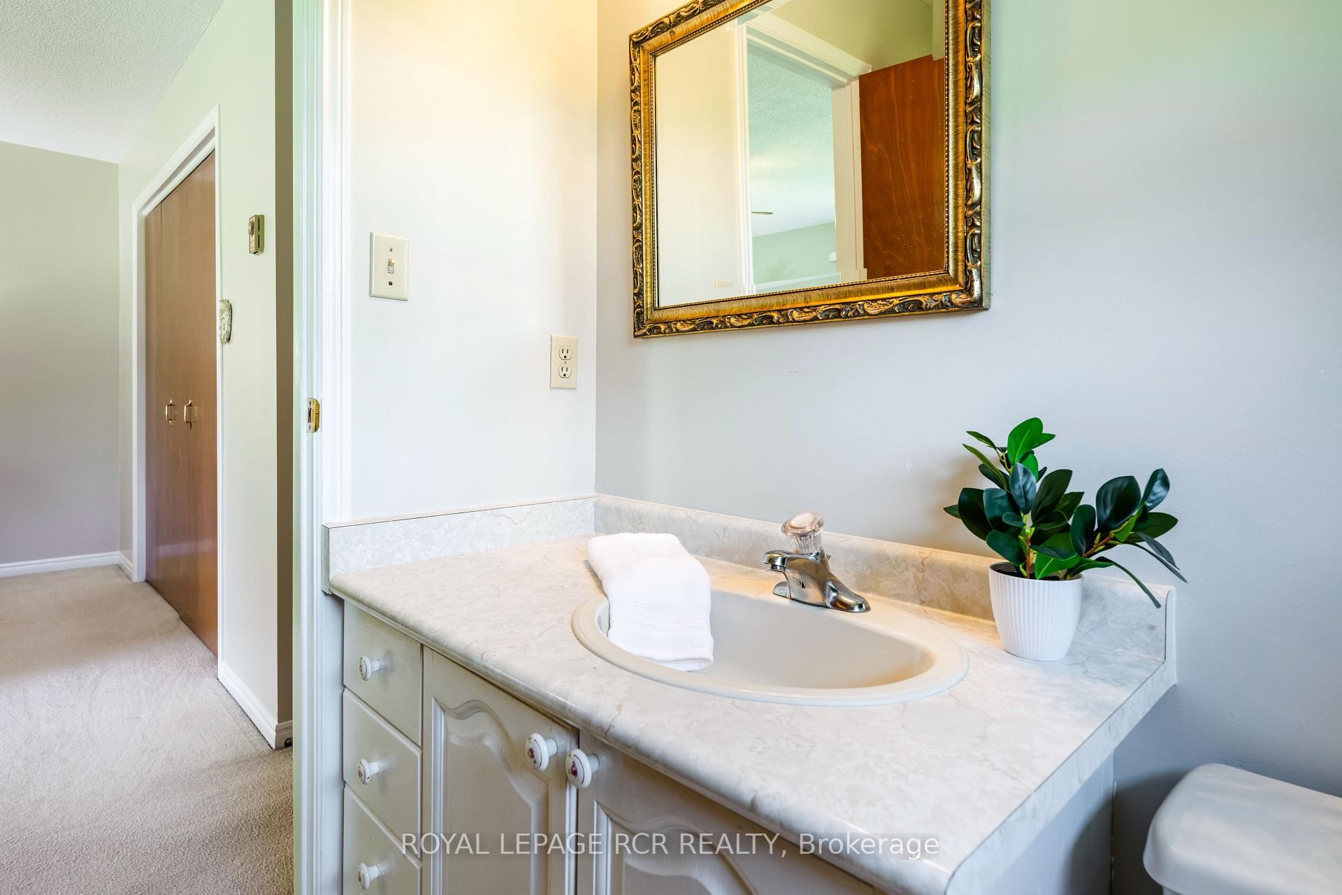 









2534


Highpoint

Side Road,
Caledon,




ON
L7K 0J1

